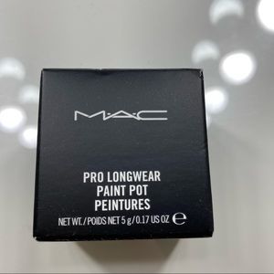 Brand Mac Pro longwear painpot unused